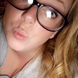 Meet your Posher, Naomi